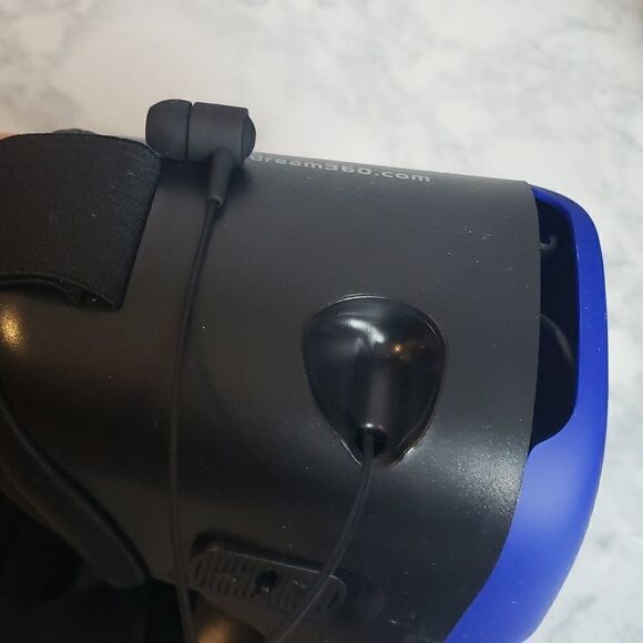 Virtual Reality Smartphone Headset - Picture 8 of 10